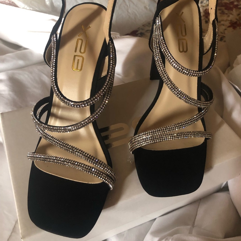 Sparkling black high heels